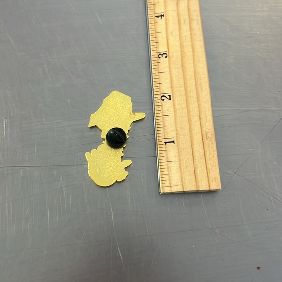 Chainsaw Man Bloody Chainsaw Devil Pin - Picture 3 of 3